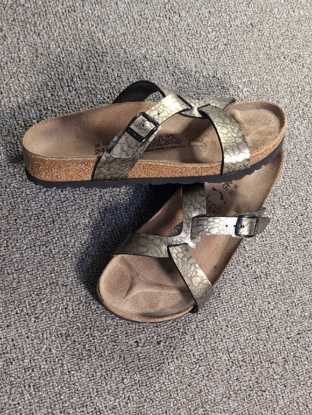 Birki's by Birkenstock Bronze Snake Embossed Slip On Sandal Sz 40 Women’s US 7